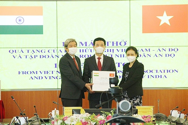 Vietnamese friendship association donates over 100 ventilators to India
